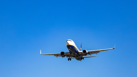 Ryanair kone laskeutumassa
