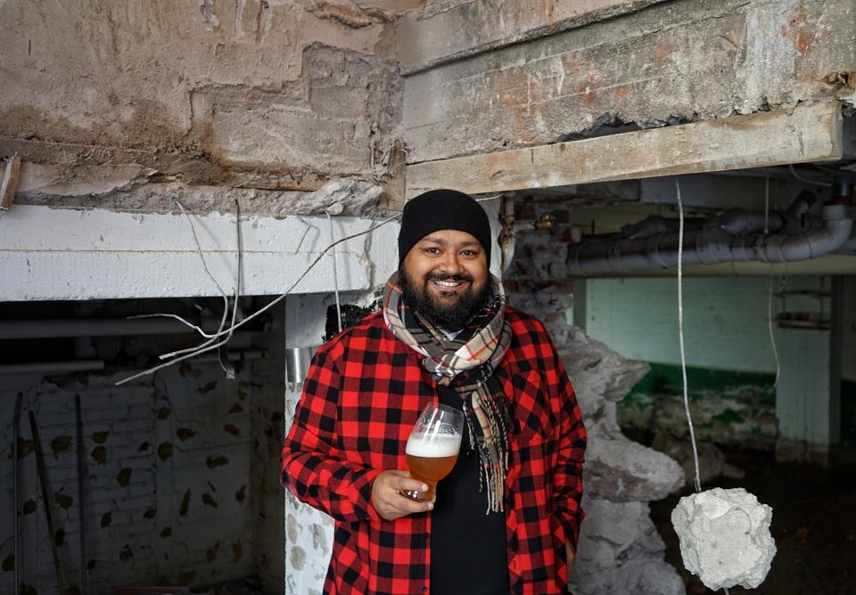 Mad Hopper Brewing Companyn toimitusjohtaja Gianjot ”Dollar” Singh. 