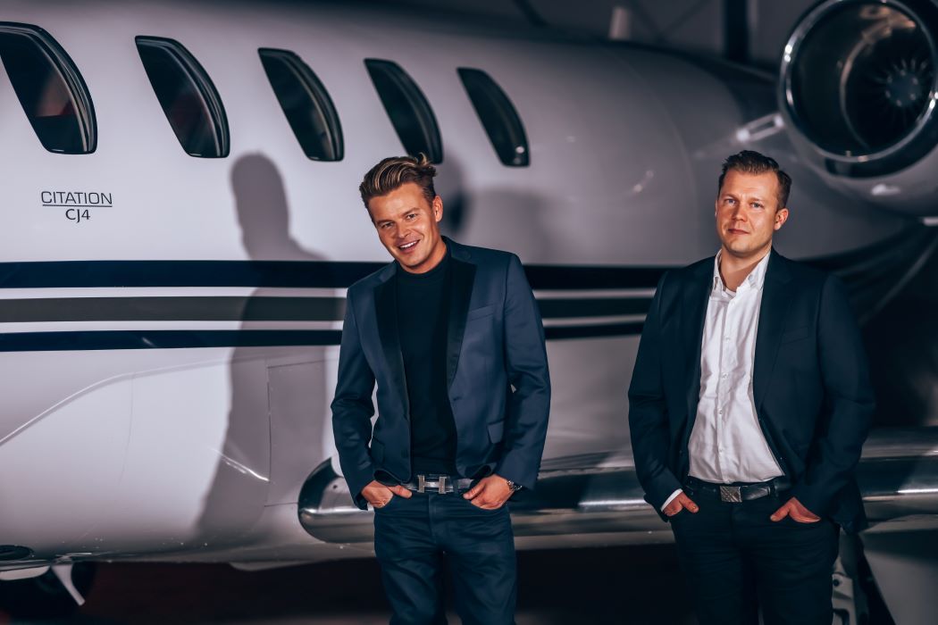 Aerocom Aviationin perustajat kaupallinen johtaja Joonas Nurmi (vas.) ja lentotoiminnan vastuullinen johtaja Ari Kallinen. Kuva Helsinki Citycopter